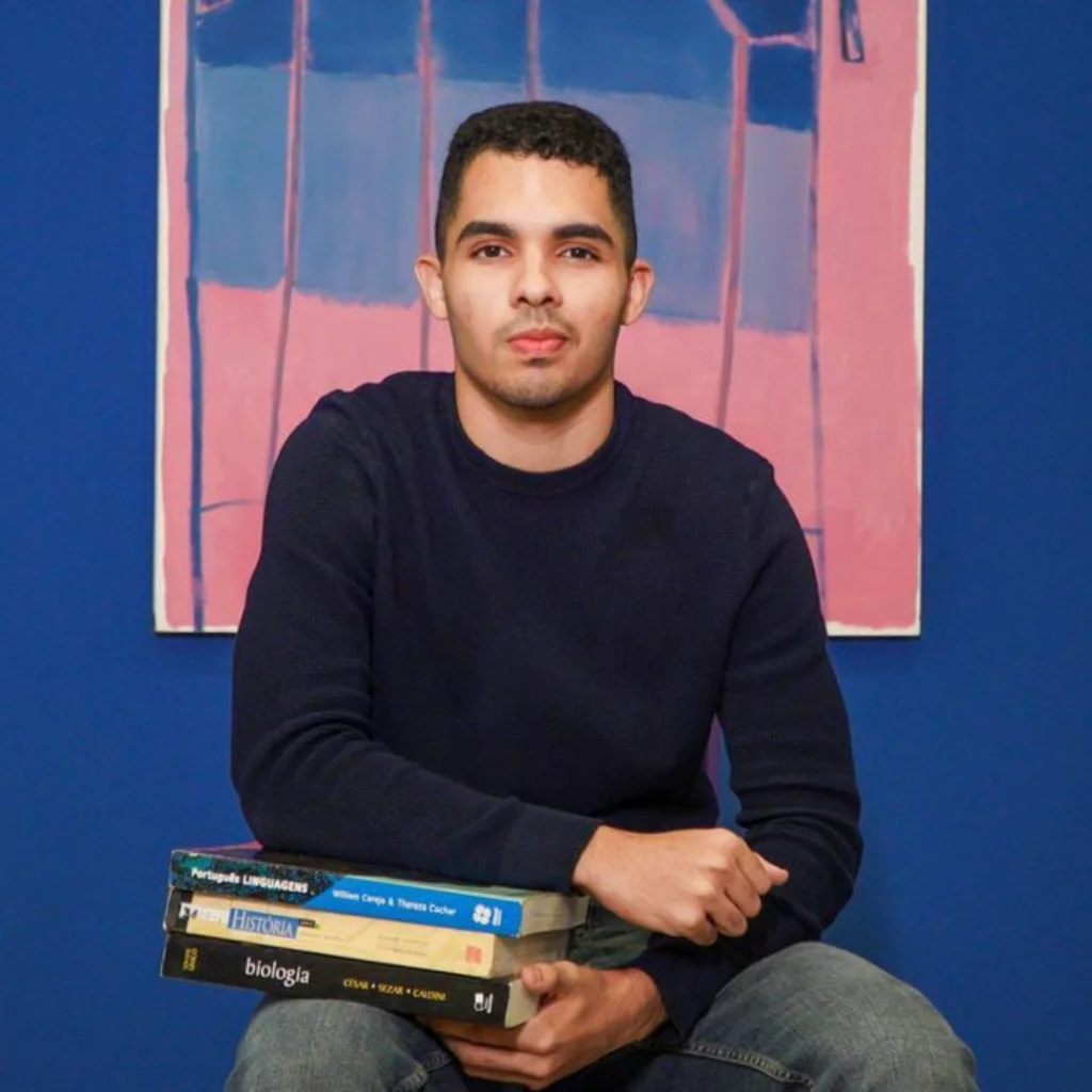 Wellington Ribeiro tira nota 1000 na redação do Enem e revela como escolheu a tese e controlou o tempo de prova